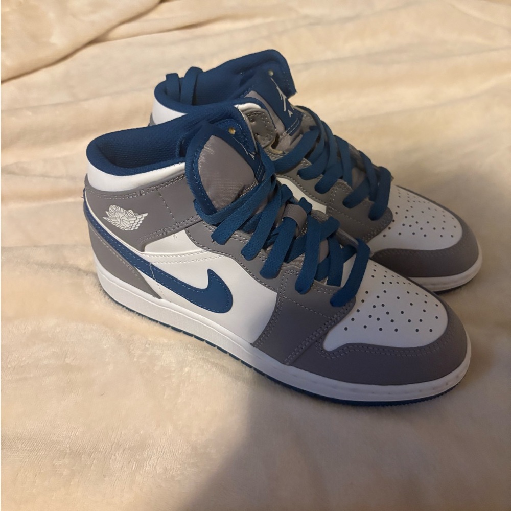 Jordan 1 Mid Cement True Blue - Size 4.5. LIKE NEW!!!